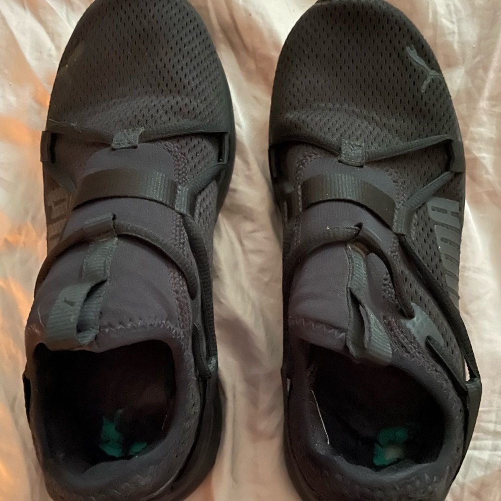 Women’s puma running shoes